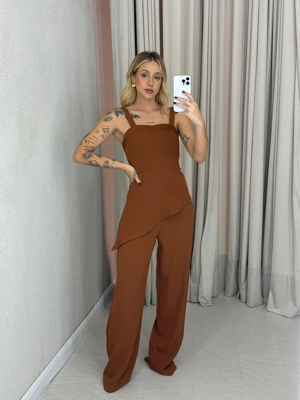 CONJUNTO VITÓRIA BLUSA ASSIMÉTRICA TERRA COTA - 0... - CAROLLA FERRARO