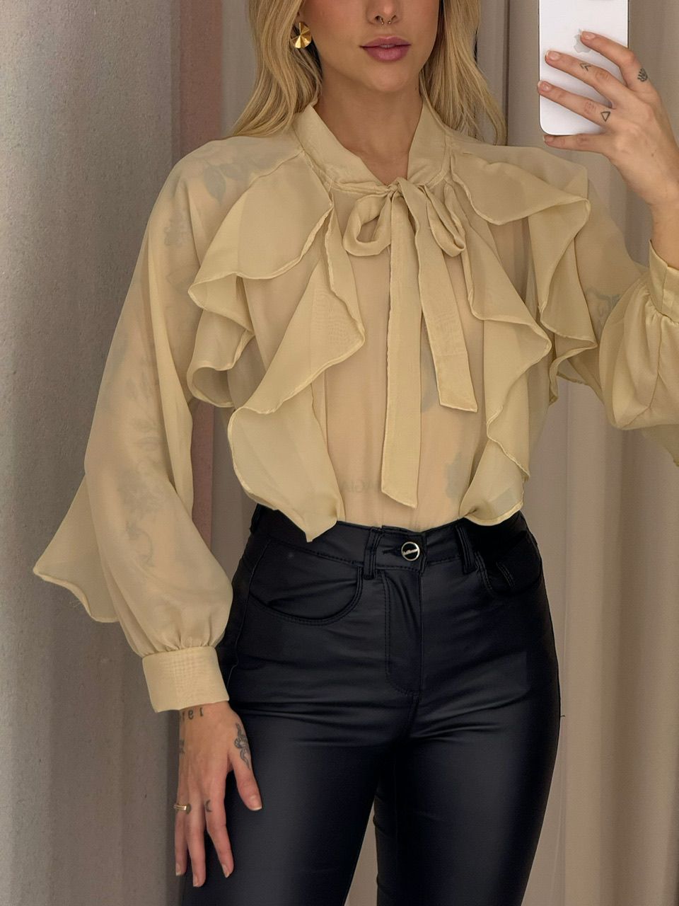 BLUSA ANITA BABADOS AREIA