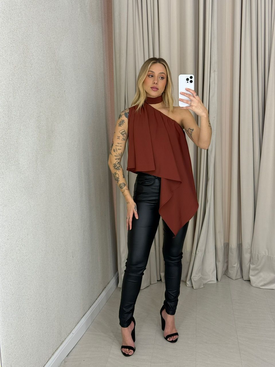 BLUSA ZOE GOLA ASSIMÉTRICA TELHA