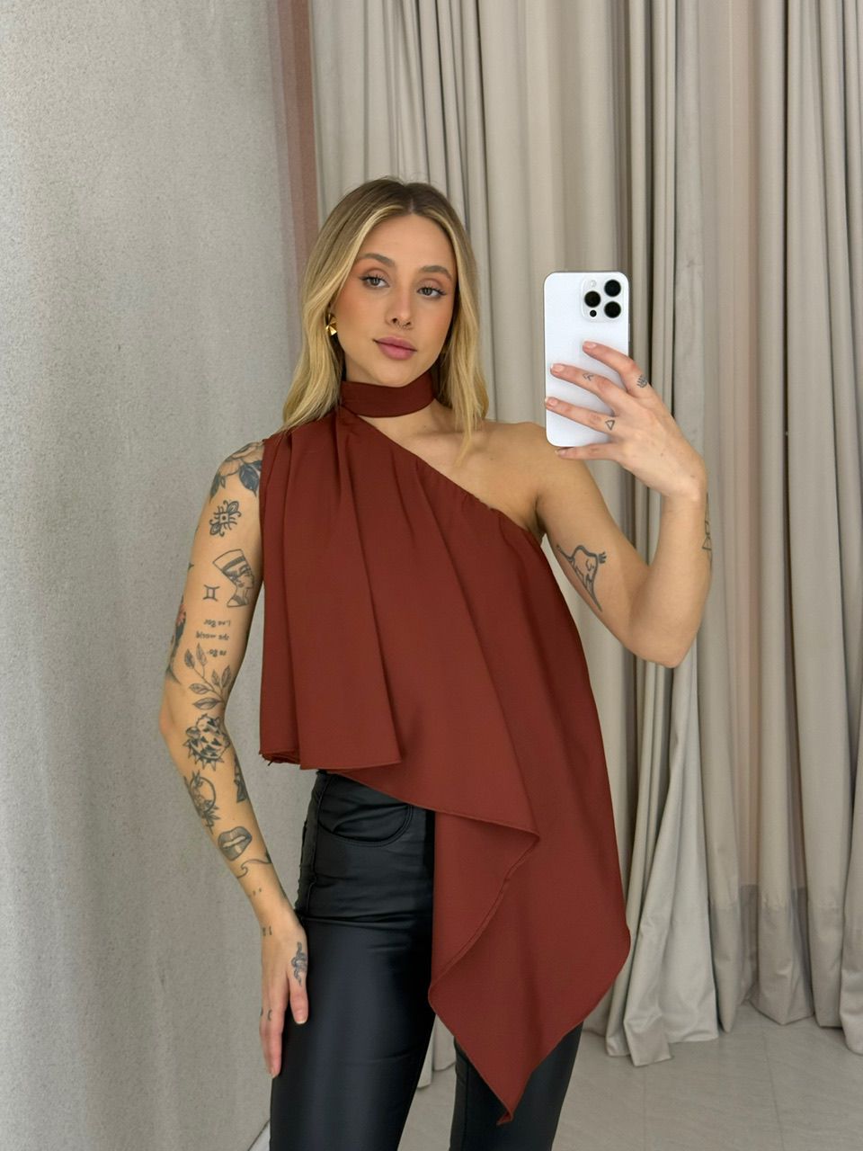 BLUSA ZOE GOLA ASSIMÉTRICA TELHA
