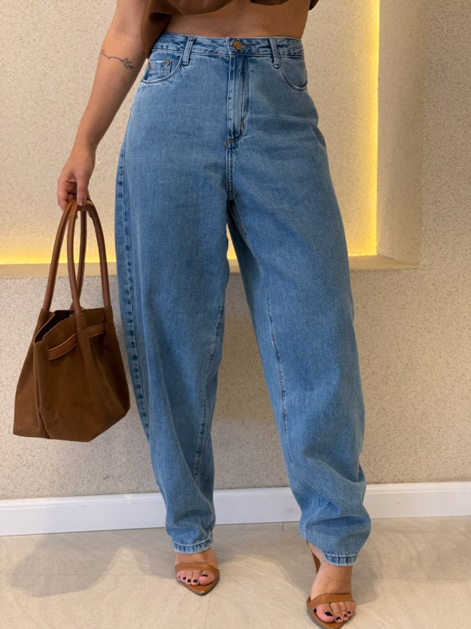 CALÇA SILVANA BALLOON JEANS MÉDIO - 0064530423 - CAROLLA FERRARO