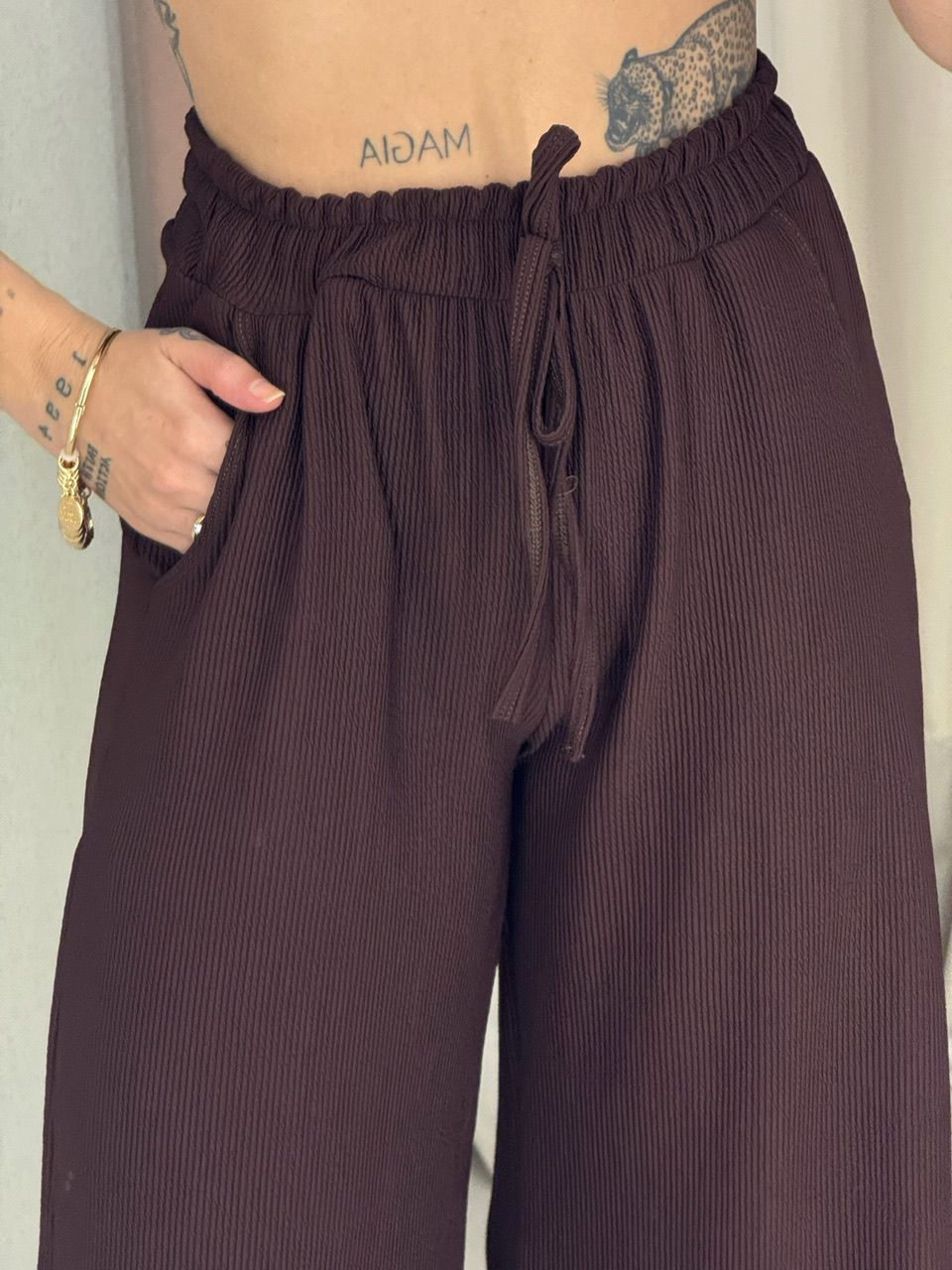 CONJUNTO IRENE BLUSA CALÇA MARROM