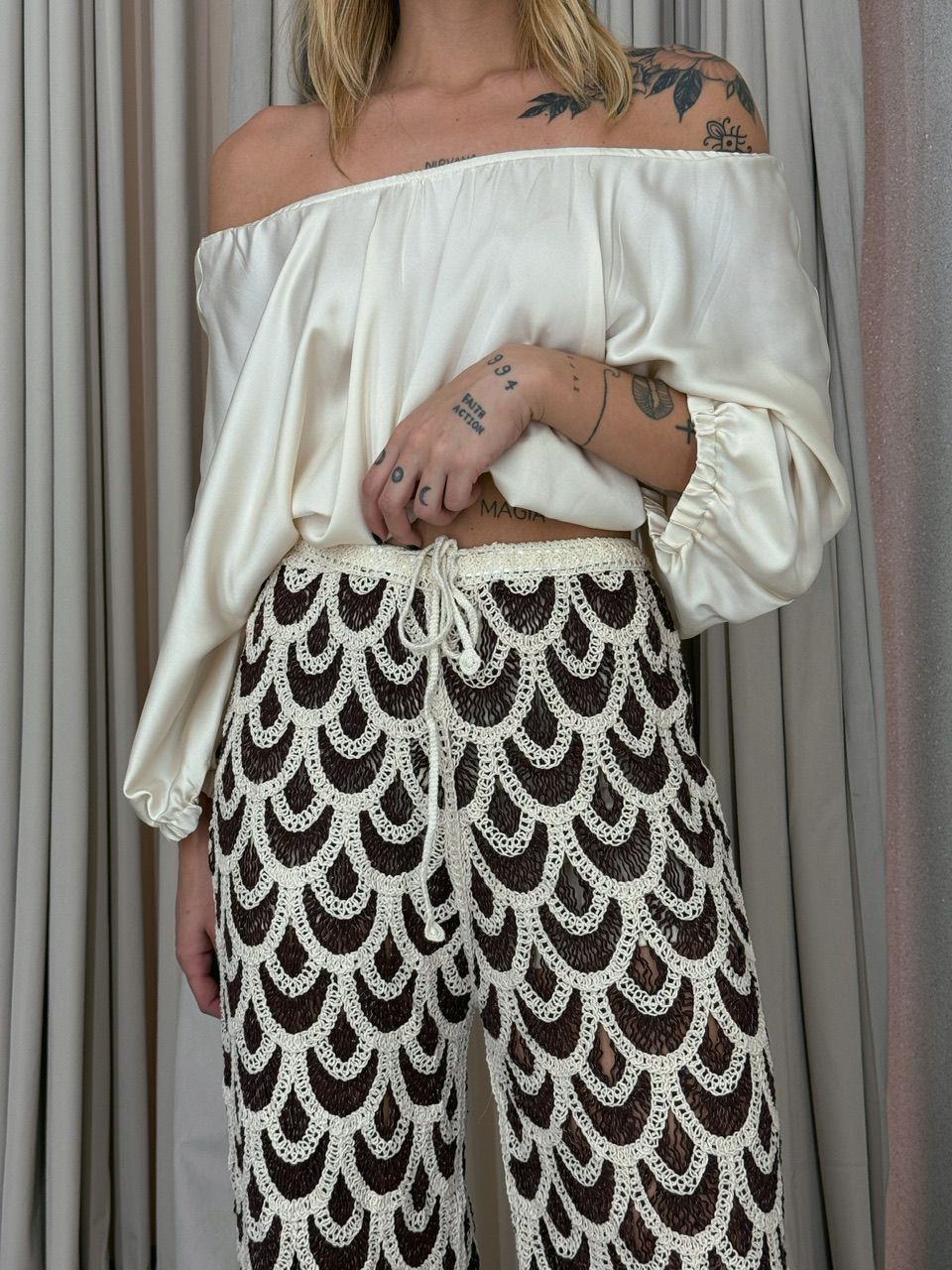 CALÇA KARINE CROCHÊ MARROM