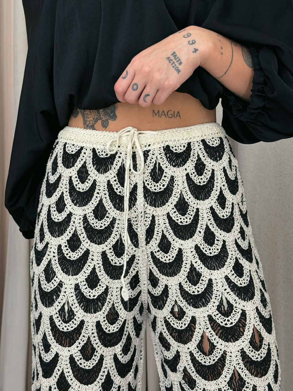 CALÇA KARINE CROCHÊ PRETA