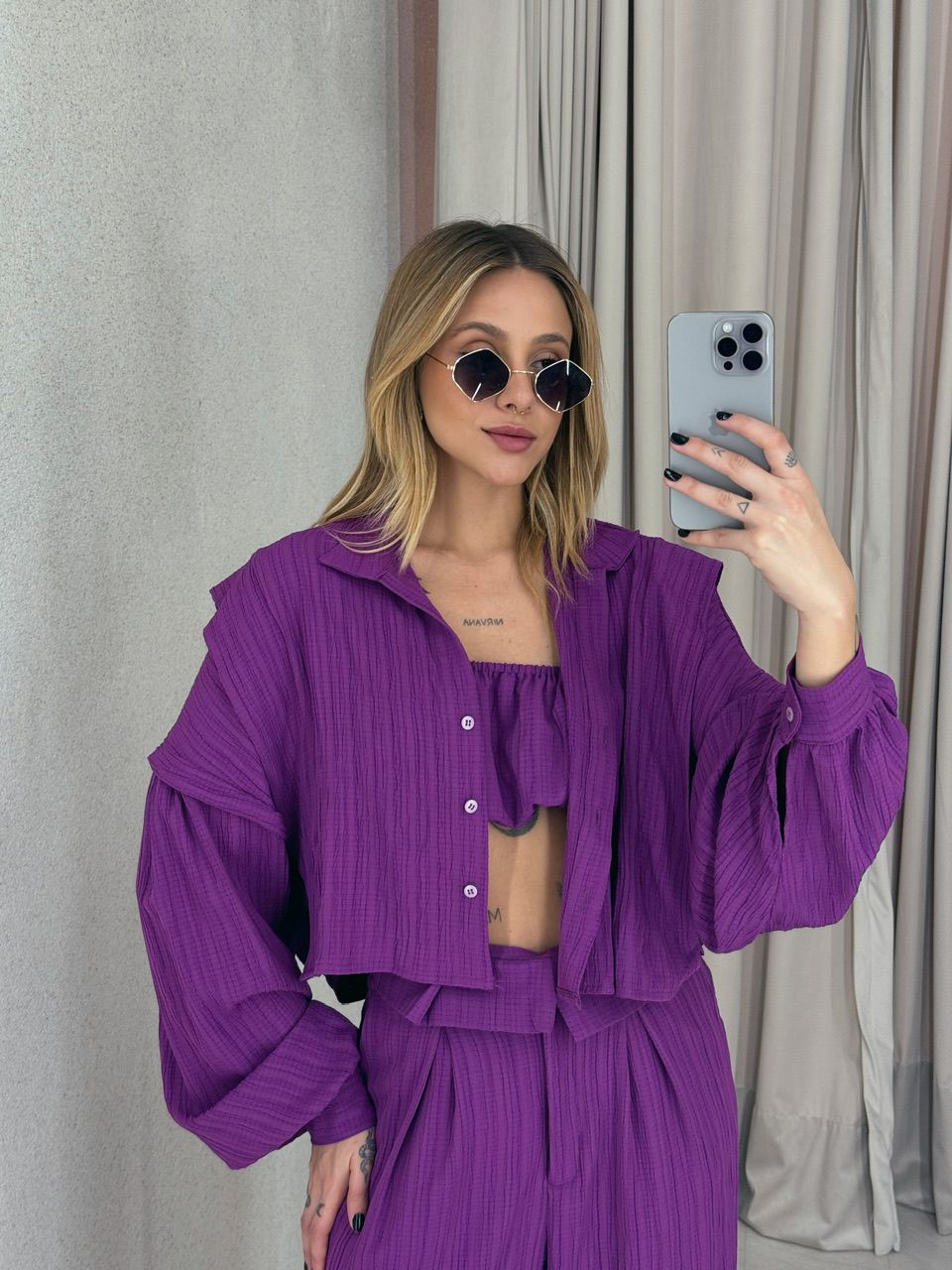 CAMISA CROPPED CF OVER FUCSIA
