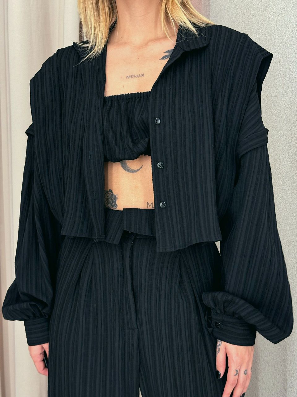 CAMISA CROPPED CF OVER Preta