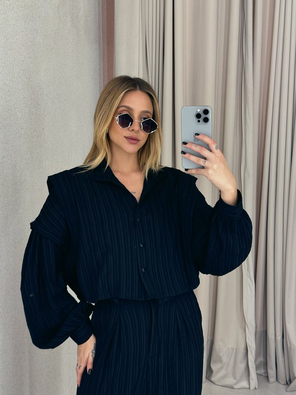 CAMISA CROPPED CF OVER Preta