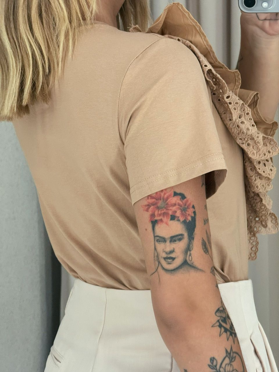 BLUSA HELOISA BABADOS NUDE