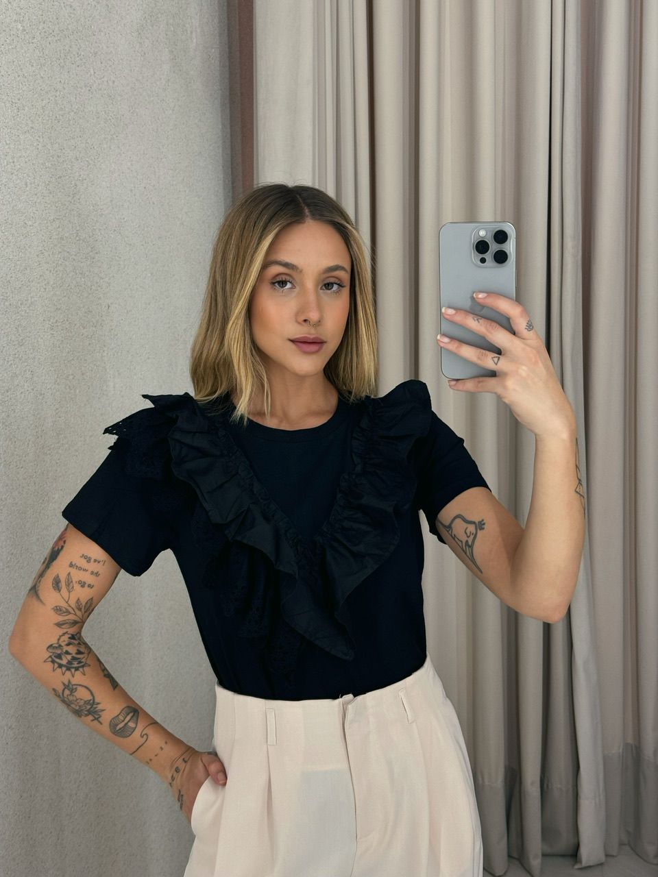 BLUSA HELOISA BABADOS PRETA - 0056340033 - CAROLLA FERRARO
