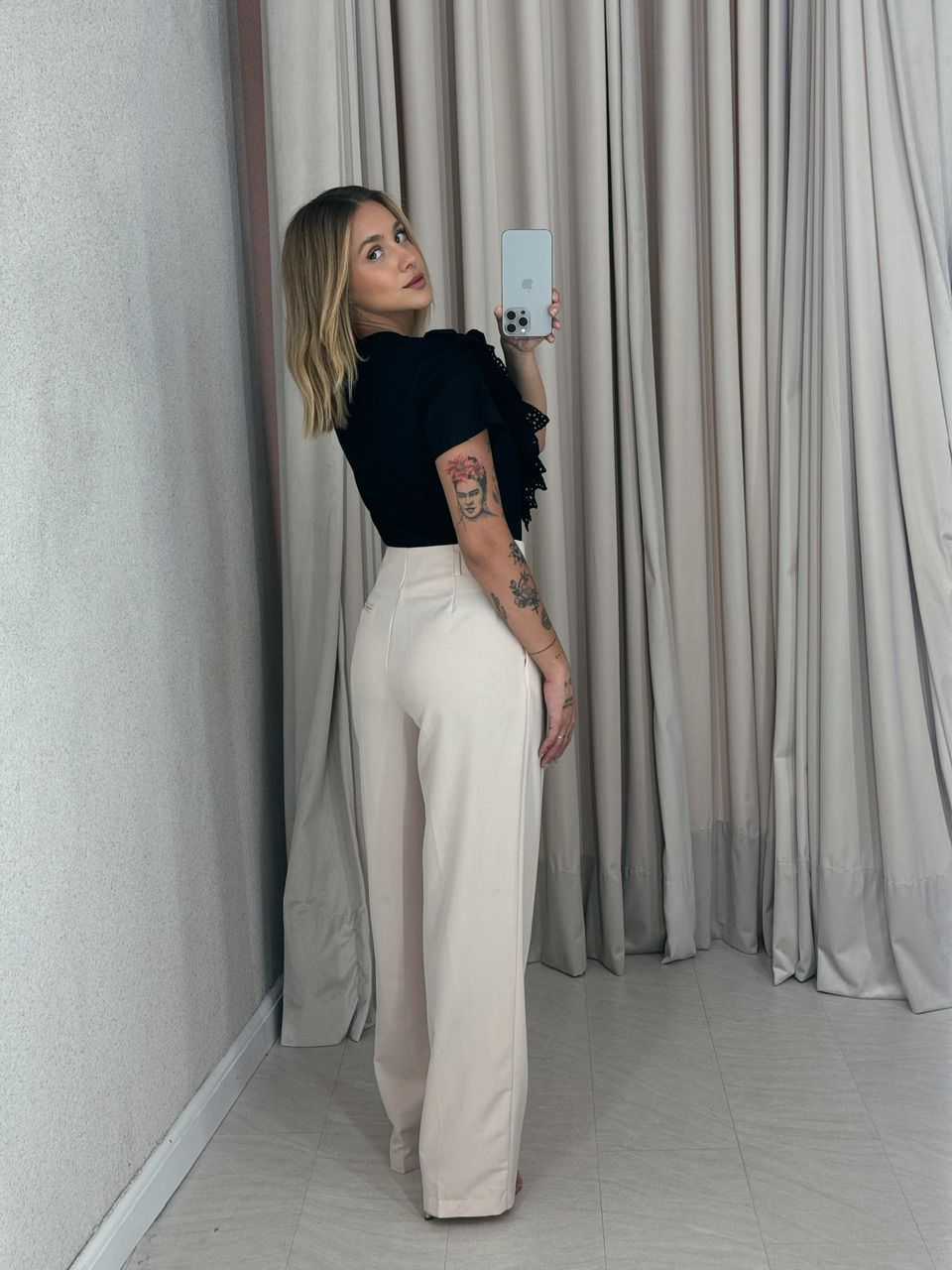 BLUSA HELOISA BABADOS PRETA