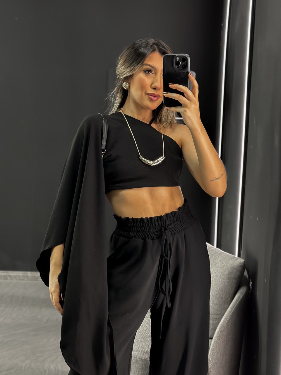BLUSA FLORA CF COSTA ABERTA PRETA - 0045680033 - CAROLLA FERRARO
