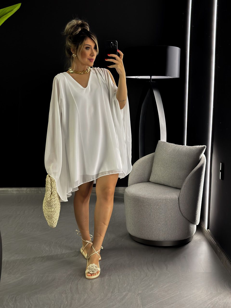 VESTIDO MANGA ABERTA CHIFFON OFF - 0046490048 - CAROLLA FERRARO