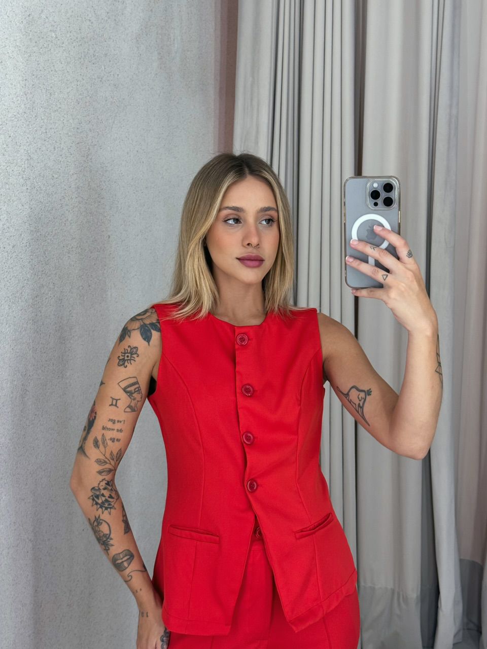 CONJUNTO LINA CALÇA COLETE VERMELHO