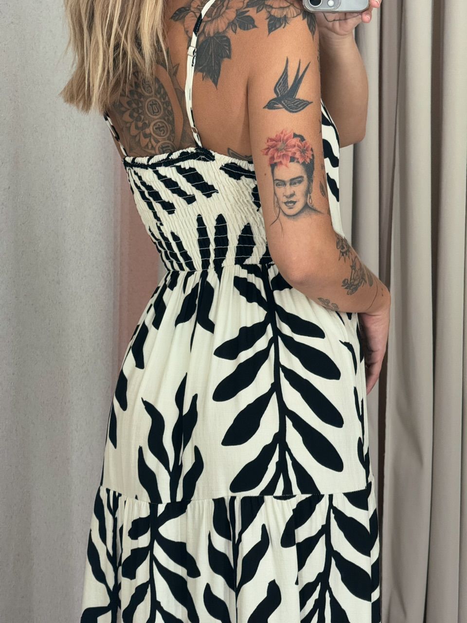 VESTIDO EMILIA ALÇA ESTAMPADO OFF/ PRETO