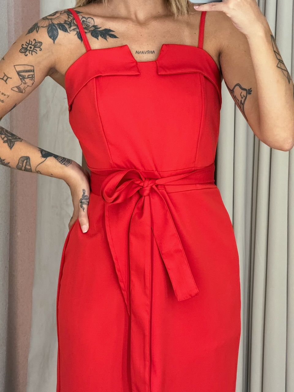 VESTIDO EUGÊNIA MIDI VERMELHO