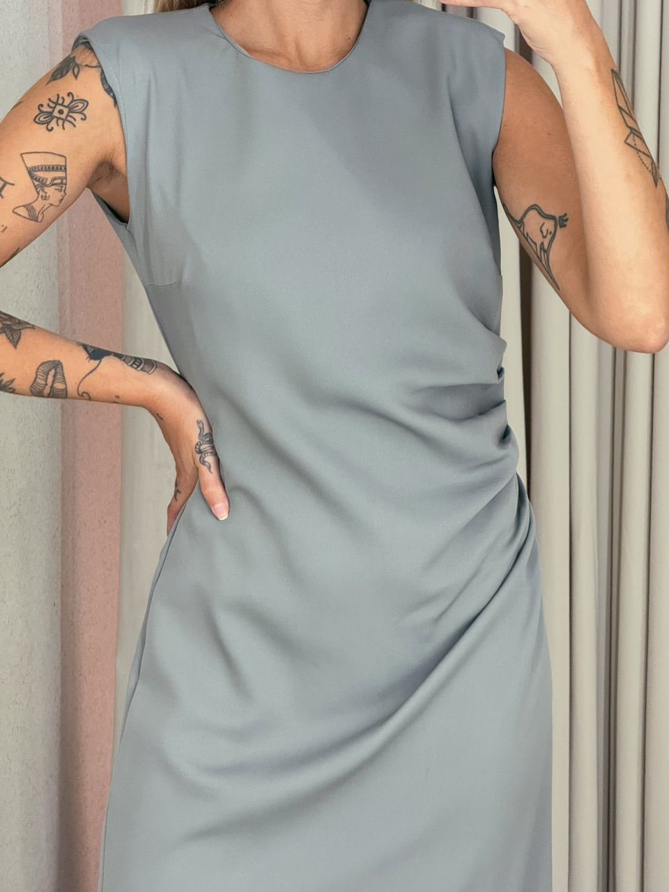 VESTIDO IVY DRAPEADO CINZA