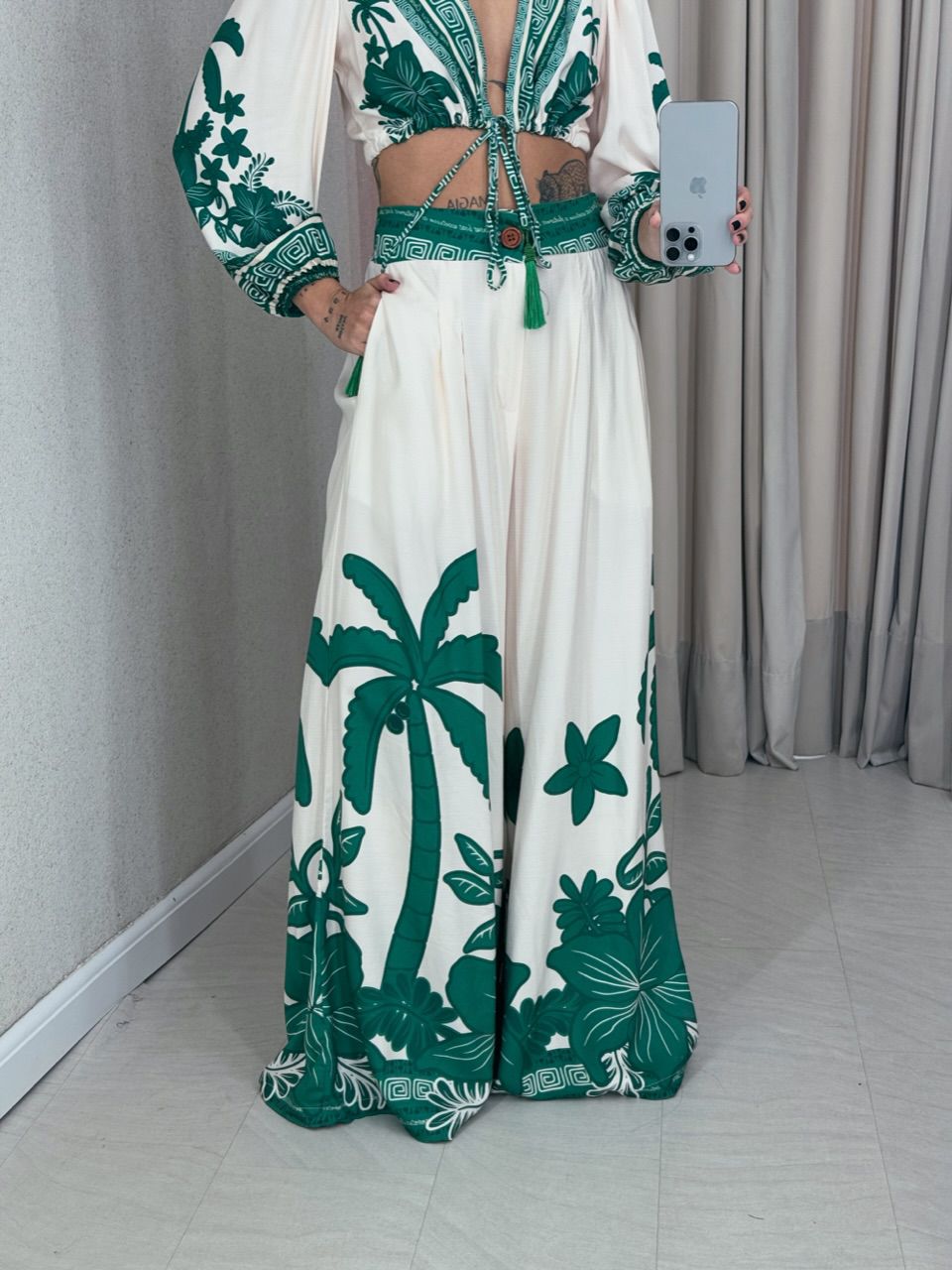 CALÇA JASMIM estampada verde - 0060310014 - CAROLLA FERRARO