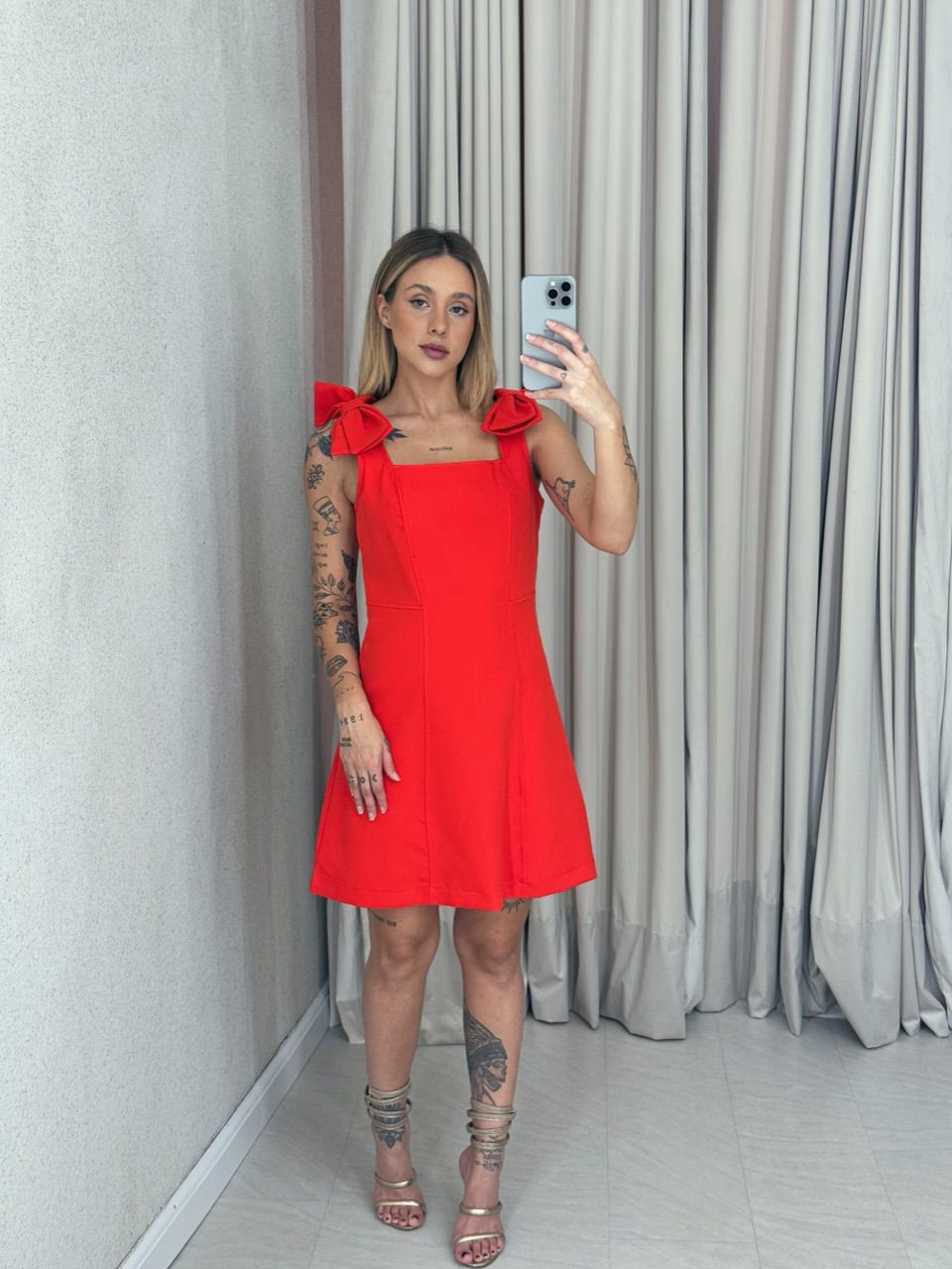 VESTIDO ANA JULIA LAÇO VERMELHO
