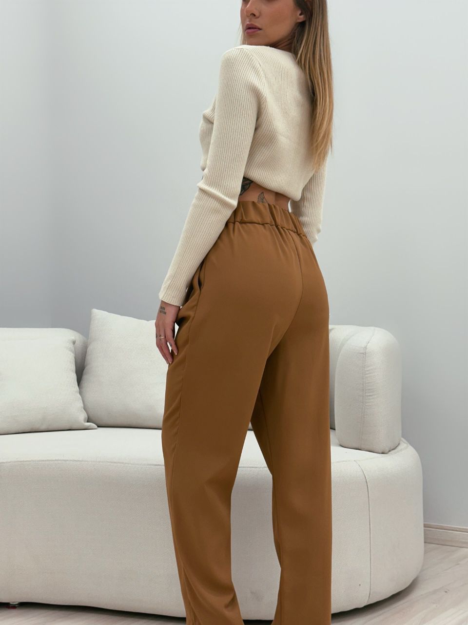 CALÇA CECÍLIA MOM CARAMELO