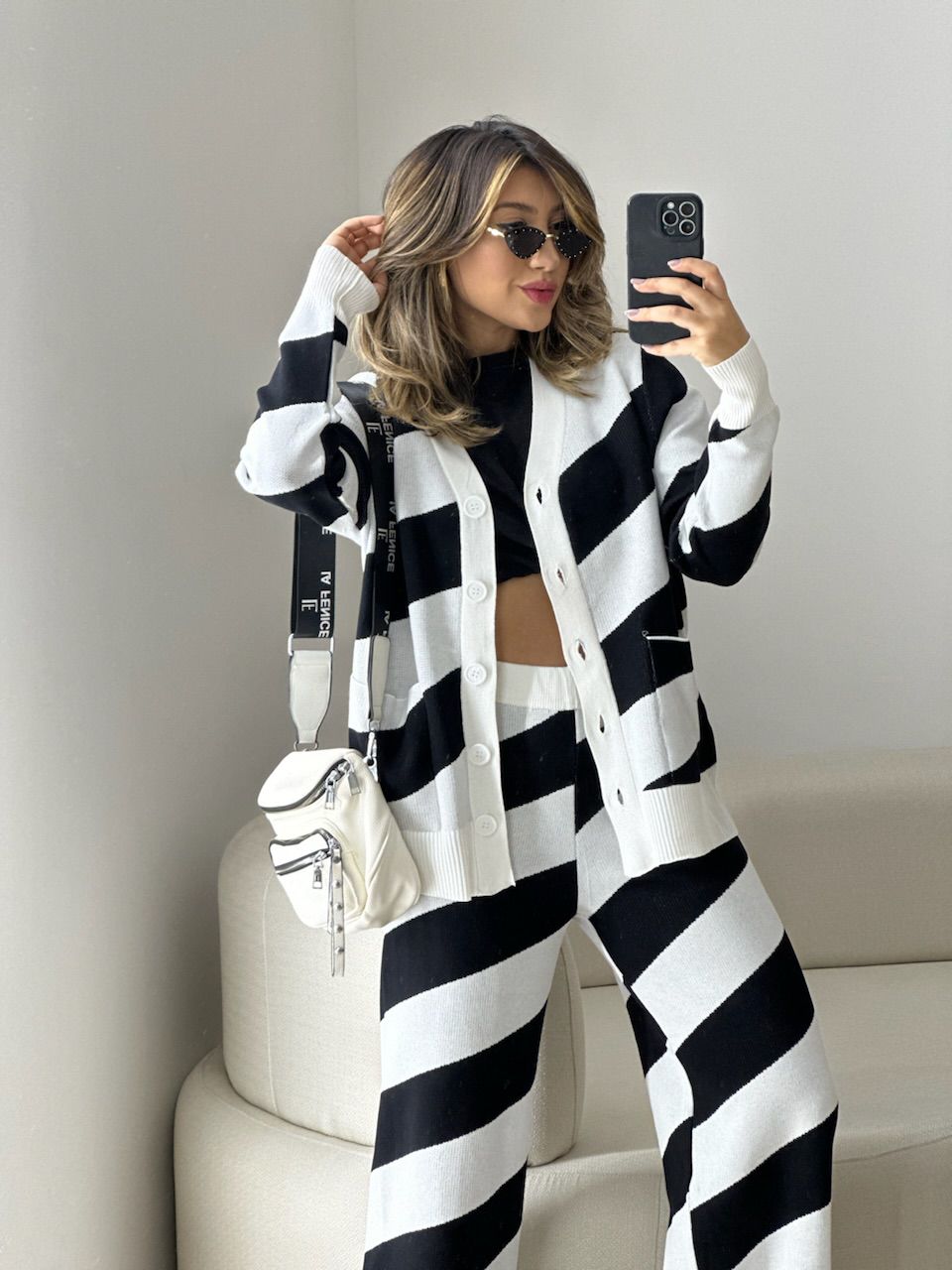 CONJUNTO PAULA LISTRADO BRANCO/PRETO