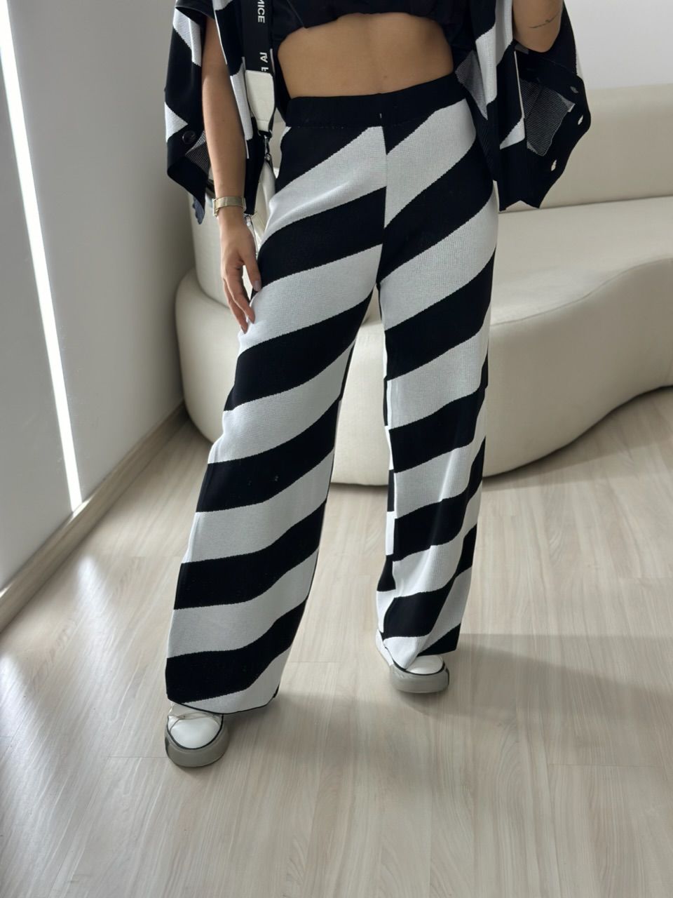 CONJUNTO PAULA LISTRADO PRETO/BRANCO