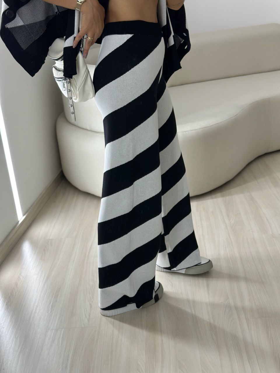 CONJUNTO PAULA LISTRADO PRETO/BRANCO