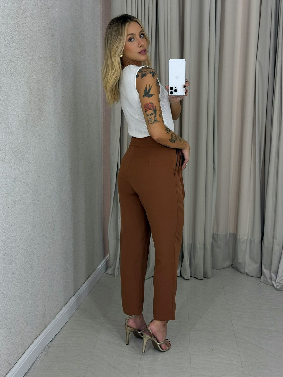 CALÇA PAOLA AMARRAÇÃO CAPUCCINO 