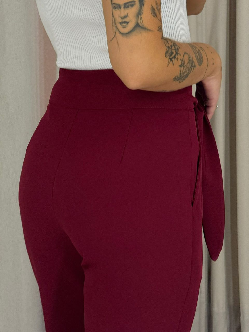 CALÇA PAOLA AMARRAÇÃO CHERRY RED