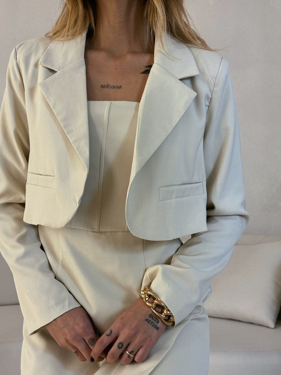 VESTIDO COM BLAZER NUDE