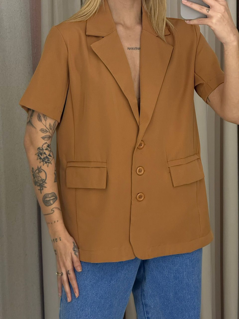 BLAZER EDINA MANGA CURTA CARAMELO