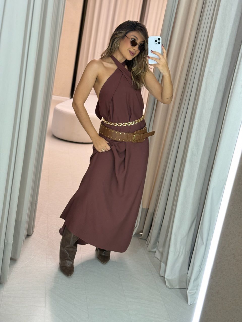 VESTIDO DAMARIS COSTAS ABERTAS MARROM - 0064660054 - CAROLLA FERRARO