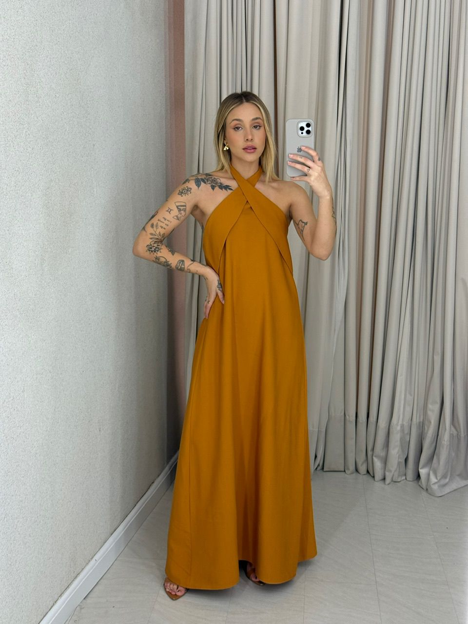 VESTIDO DAMARIS COSTAS ABERTAS MOSTARDA