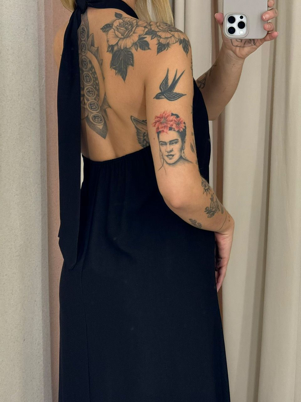 VESTIDO DAMARIS COSTAS ABERTAS PRETO