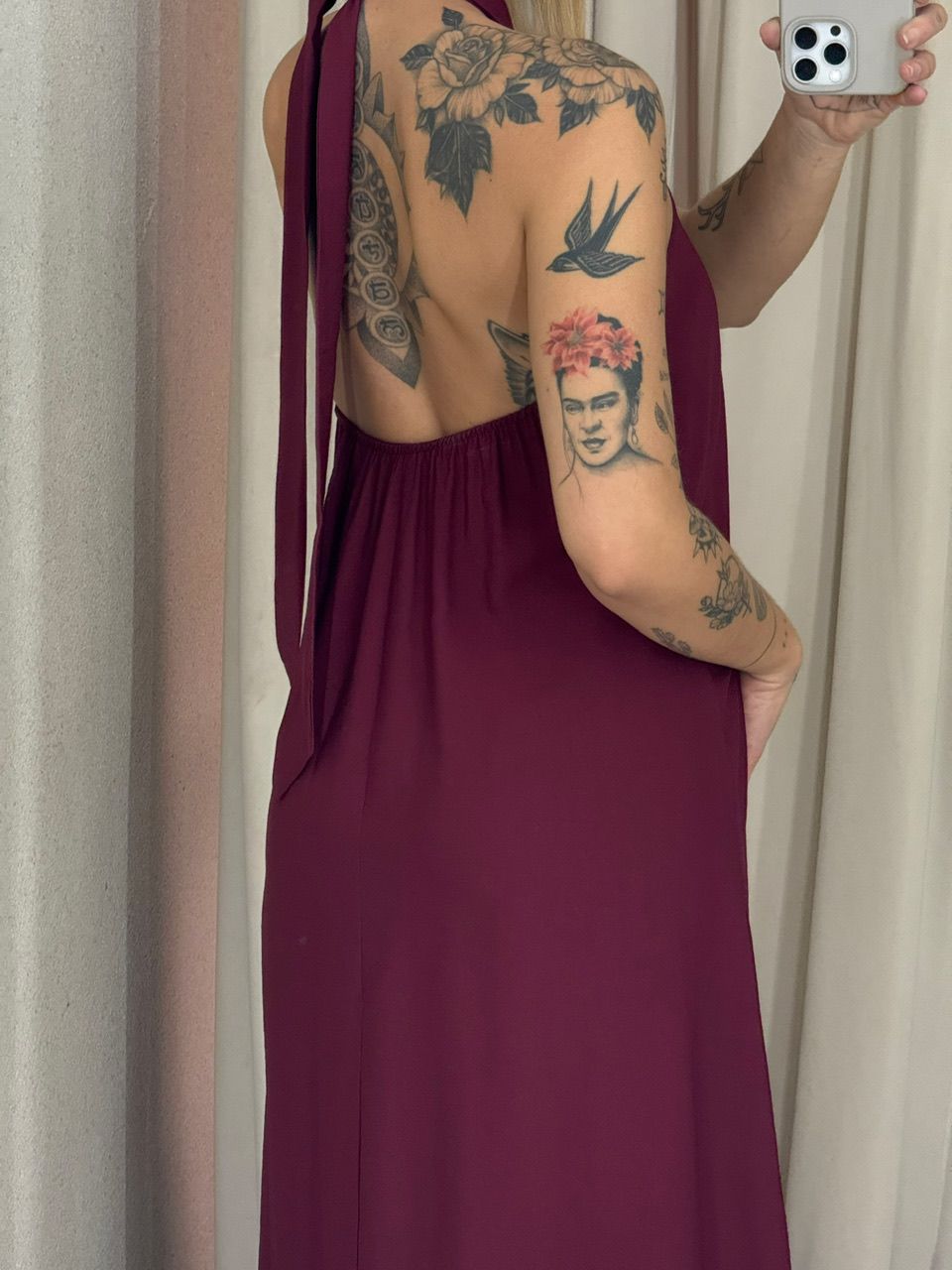 VESTIDO DAMARIS COSTAS ABERTAS UVA