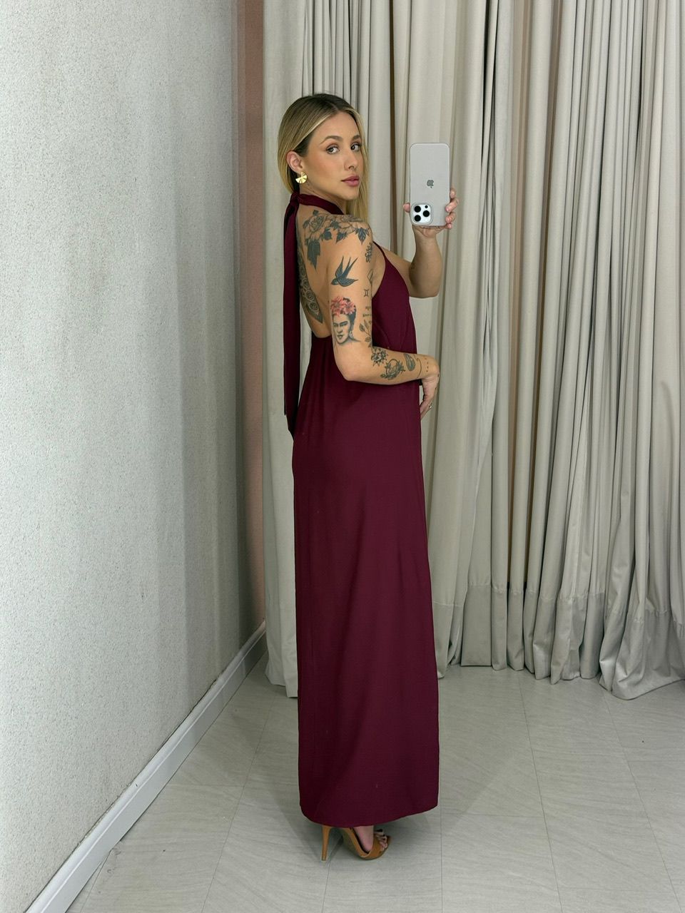 VESTIDO DAMARIS COSTAS ABERTAS UVA