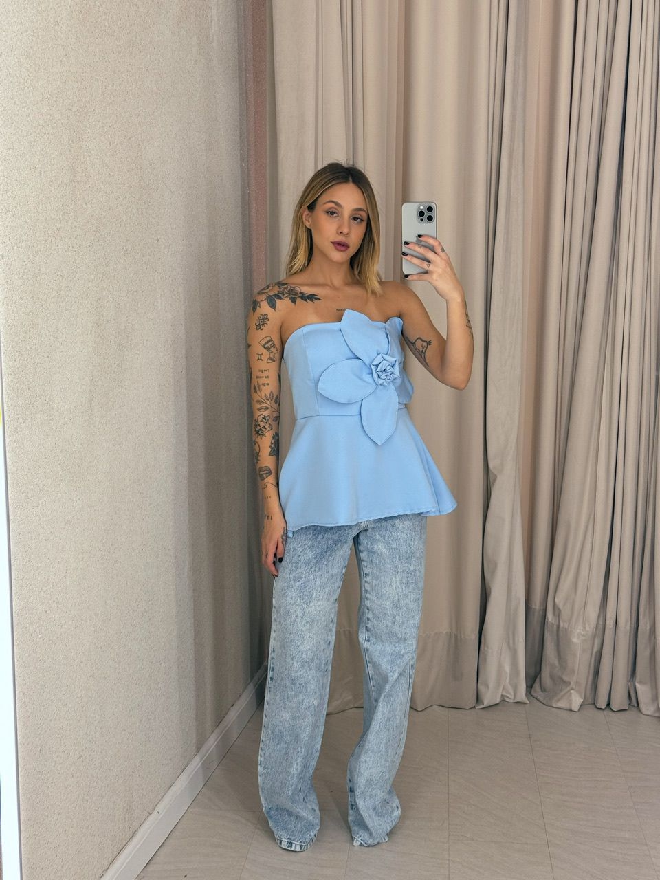 BLUSA FERNANDA FLOR TOMARA QUE CAIA BABY BLUE