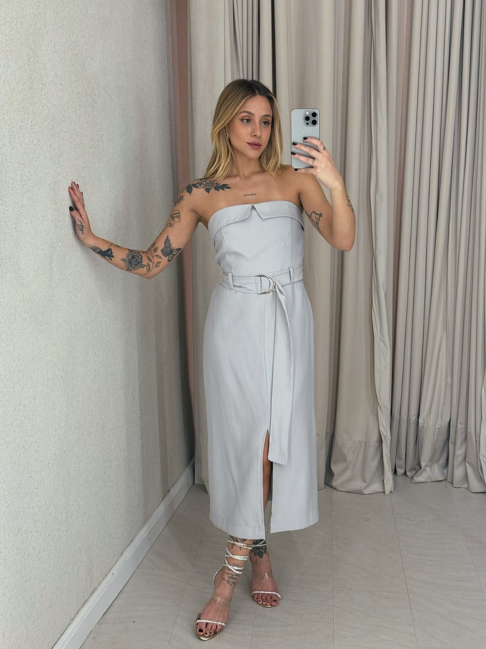 VESTIDO ARIANA TOMARA QUE CAIA CINZA
