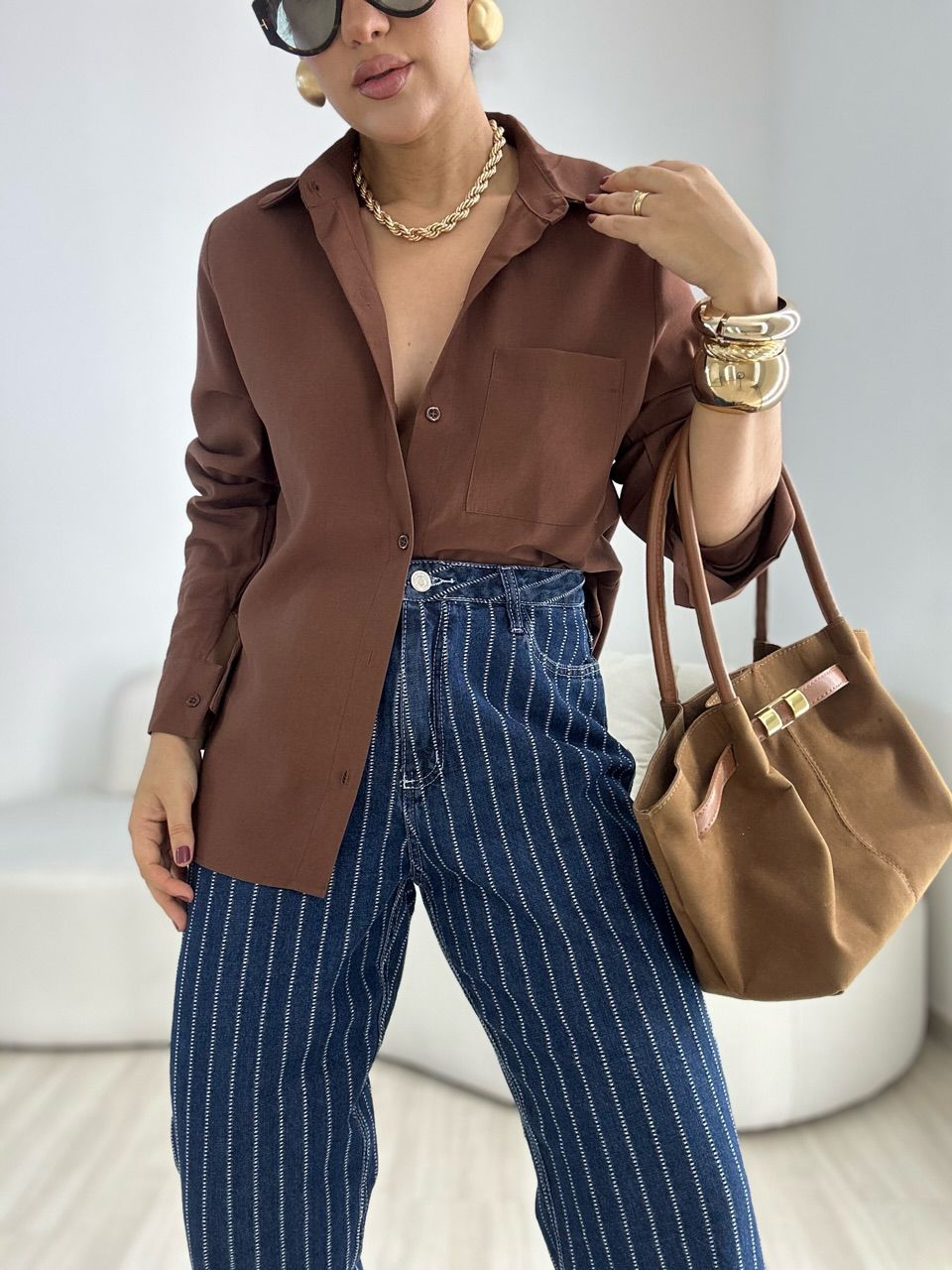 CAMISA ROMANA BASIC MARROM - 0068000054 - CAROLLA FERRARO