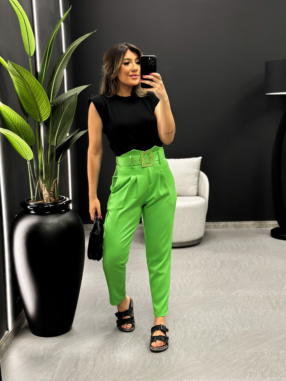 CALÇA MARIA COM CINTO VERDE