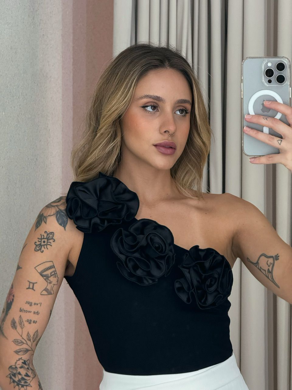 BODY MELISSA FLOR PRETO