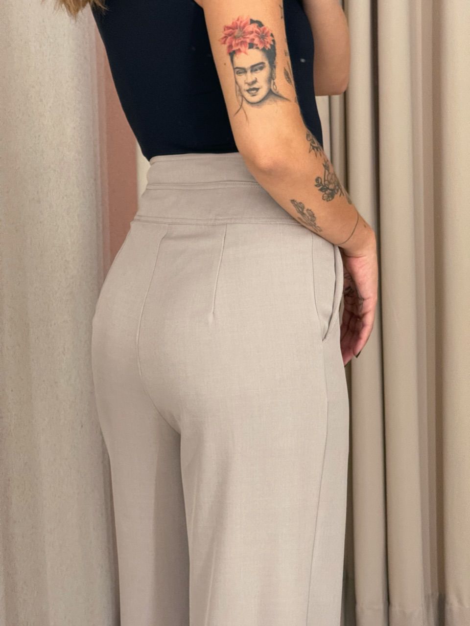 CALÇA KAREN PANTALONA CAQUI