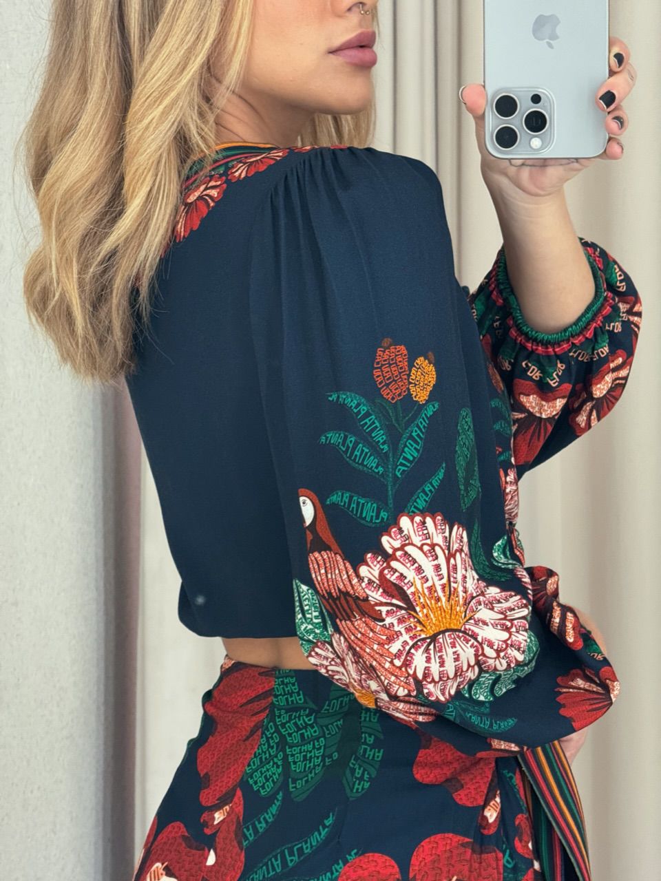 CROPPED MAYARA POMPOM VERMELHO