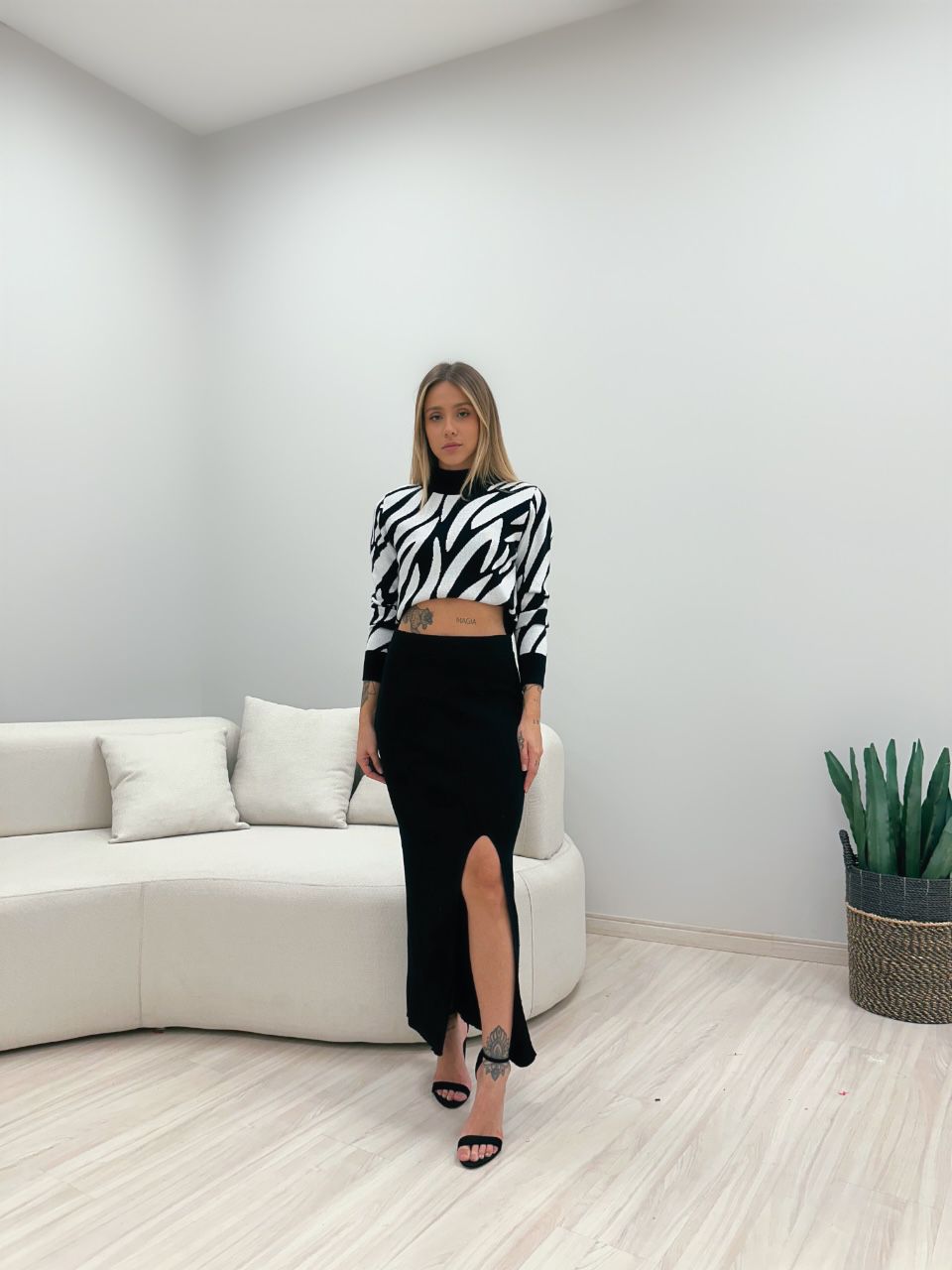 SUÉTER ANIMAL PRINT PRETA/BRANCA