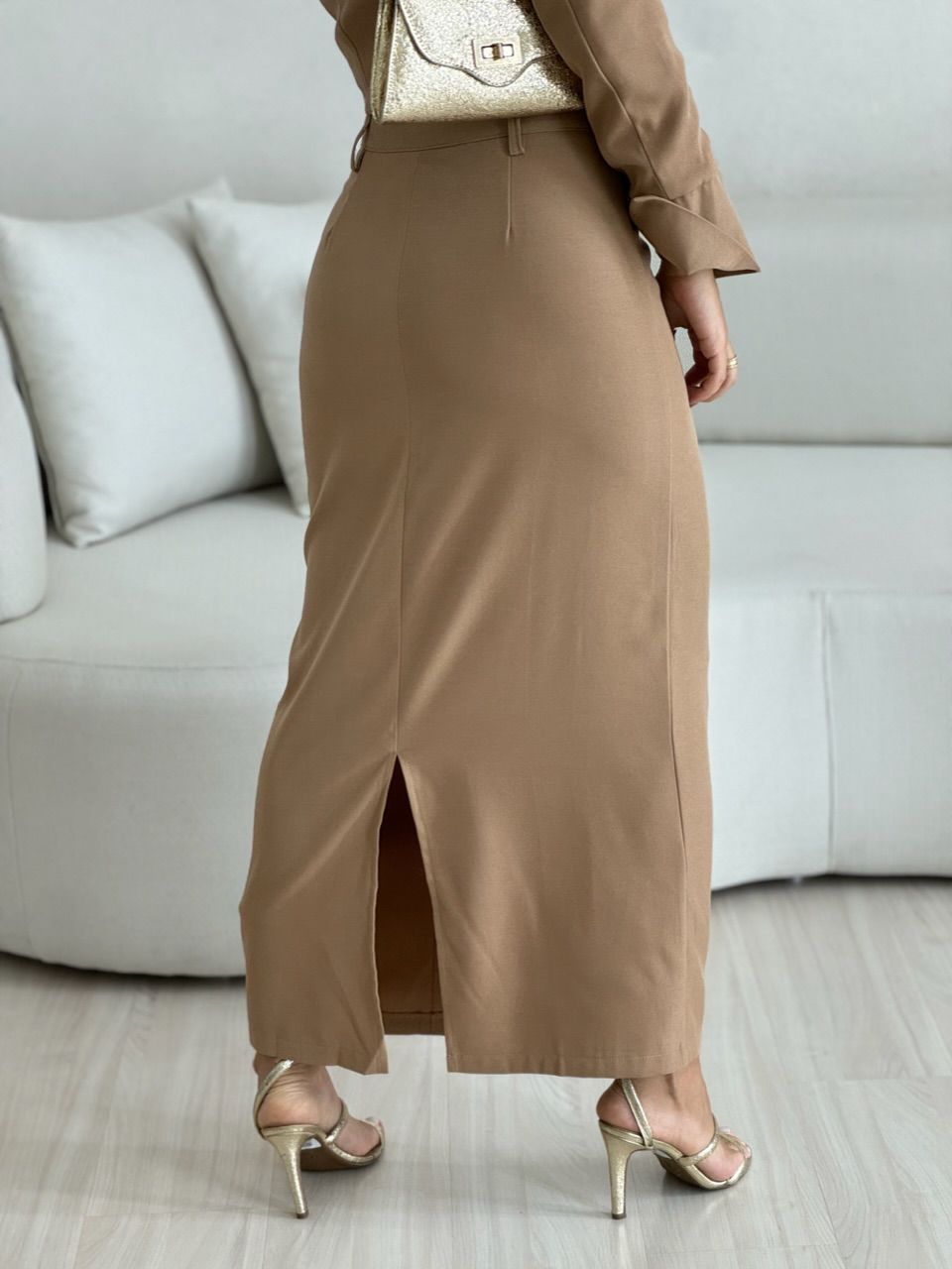 CONJUNTO TALITA JAQUETA SAIA LONGA NUDE