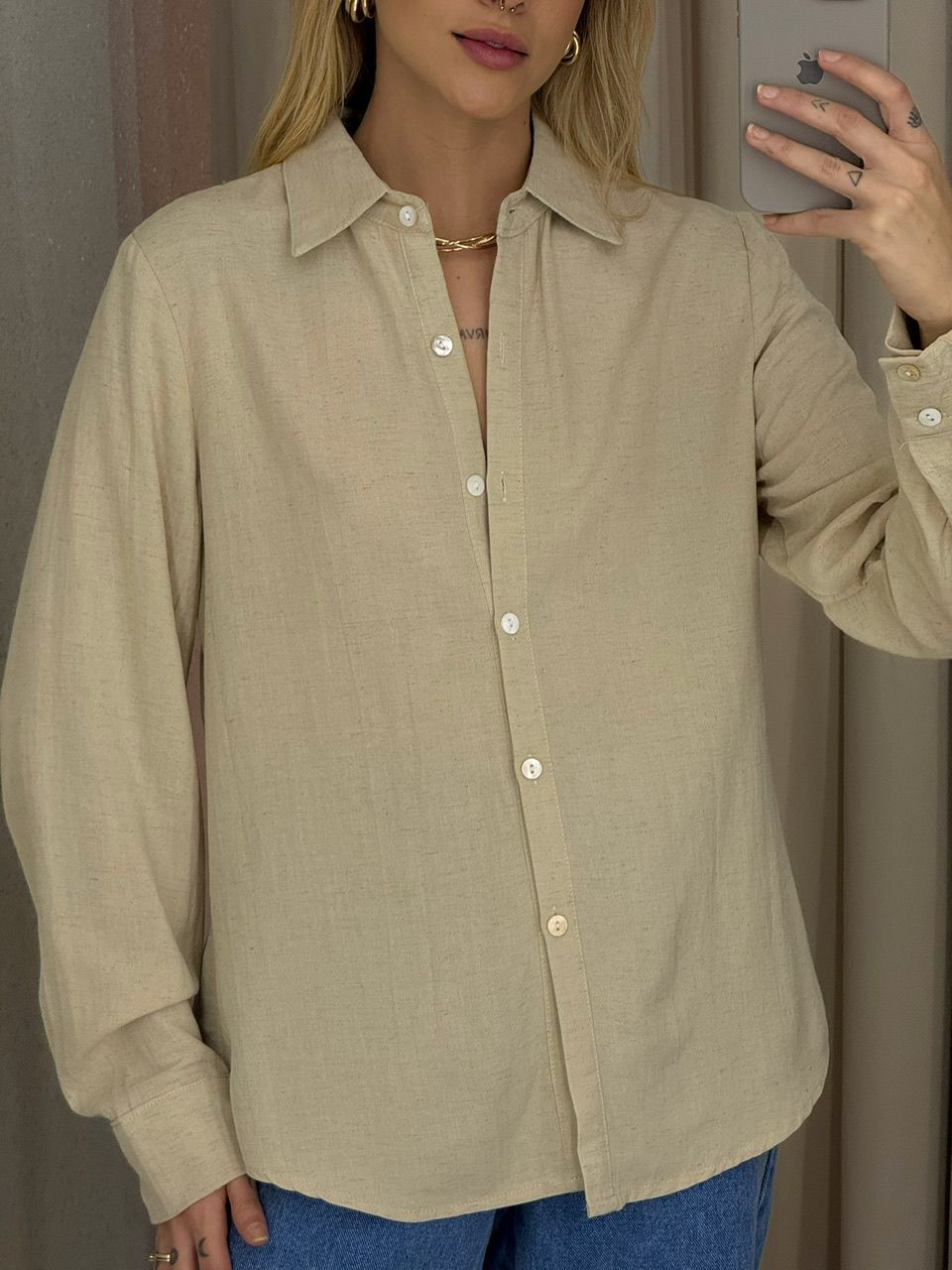 CAMISA LUNA BOTÃO PÉROLA AREIA