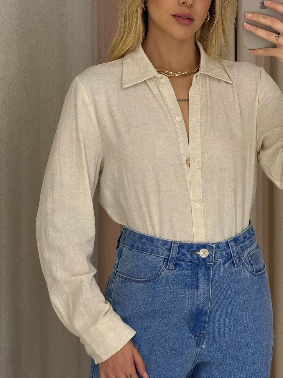 CAMISA LUNA BOTÃO PÉROLA CRU - 0064560132 - CAROLLA FERRARO
