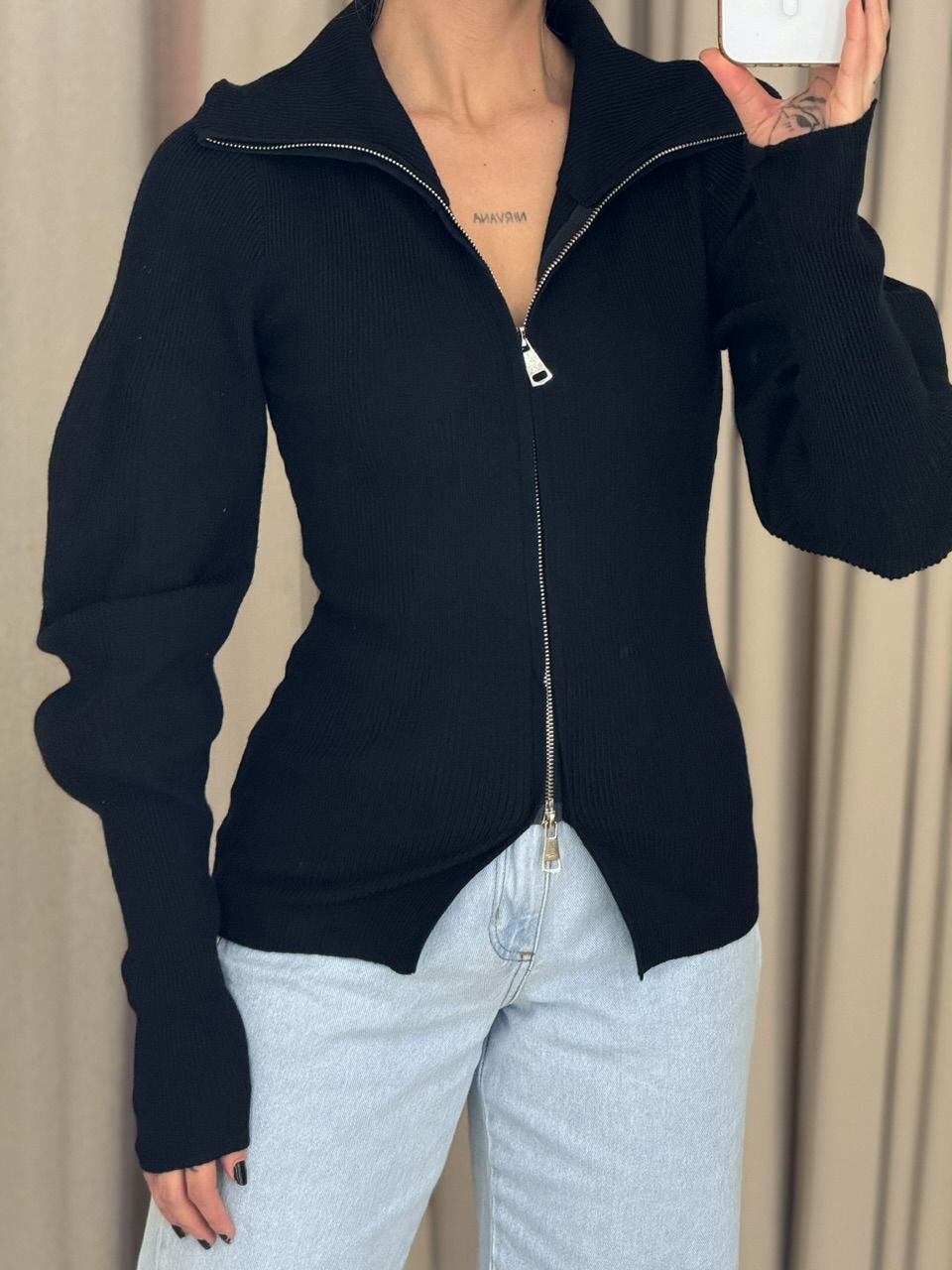 BLUSA FÁTIMA ZÍPER PRETA