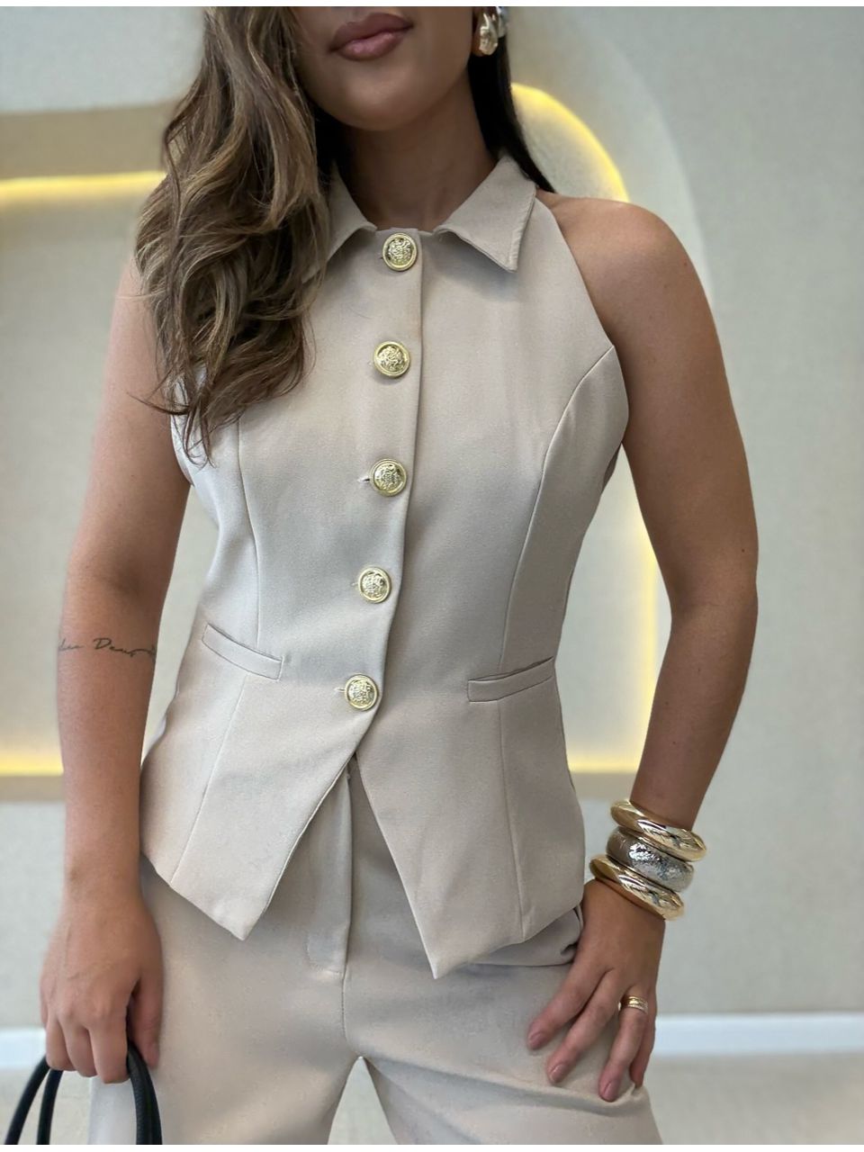 CONJUNTO LAUREN BOTÕES AREIA