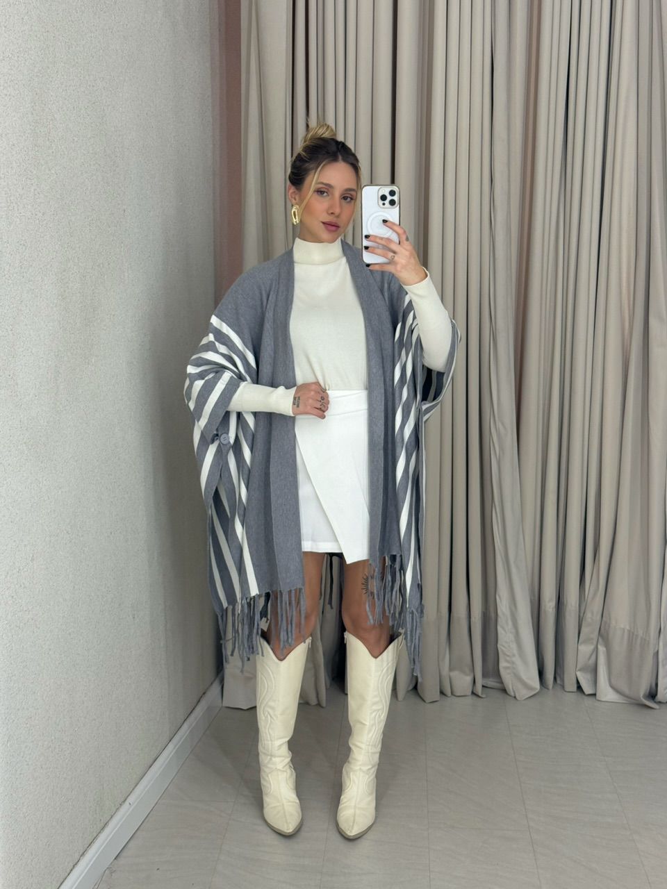 KIMONO ESTER LISTRADO CINZA