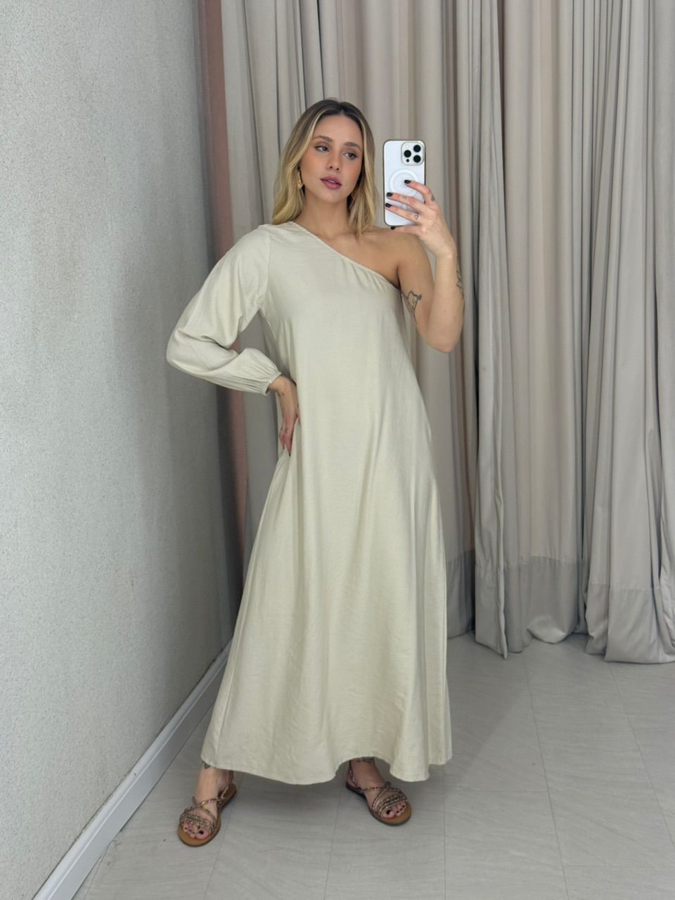 VESTIDO THAYNA NULA MANGA AREIA